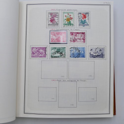 Collection timbres de Belgique, Pays Bas, Luxembourg en un album.