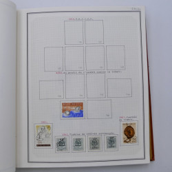 Collection timbres de Belgique, Pays Bas, Luxembourg en un album.