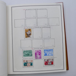 Collection timbres de Belgique, Pays Bas, Luxembourg en un album.