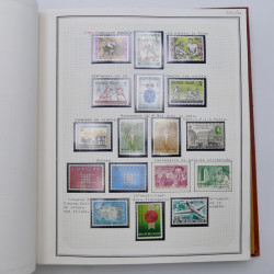 Collection timbres de Belgique, Pays Bas, Luxembourg en un album.