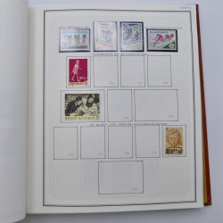 Collection timbres de Belgique, Pays Bas, Luxembourg en un album.