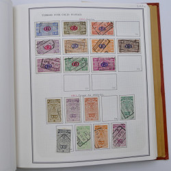 Collection timbres de Belgique, Pays Bas, Luxembourg en un album.