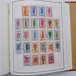 Collection timbres de Belgique, Pays Bas, Luxembourg en un album.