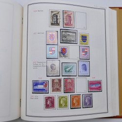 Collection timbres de Belgique, Pays Bas, Luxembourg en un album.