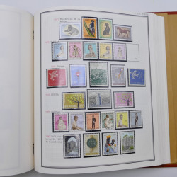 Collection timbres de Belgique, Pays Bas, Luxembourg en un album.