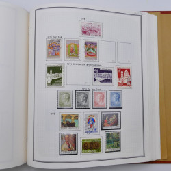 Collection timbres de Belgique, Pays Bas, Luxembourg en un album.