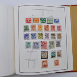 Collection timbres de Belgique, Pays Bas, Luxembourg en un album.