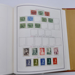 Collection timbres de Belgique, Pays Bas, Luxembourg en un album.