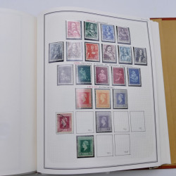 Collection timbres de Belgique, Pays Bas, Luxembourg en un album.