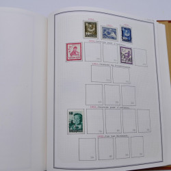 Collection timbres de Belgique, Pays Bas, Luxembourg en un album.