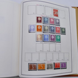 Collection timbres de Belgique, Pays Bas, Luxembourg en un album.