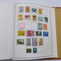 Collection timbres de Belgique, Pays Bas, Luxembourg en un album.