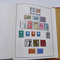 Collection timbres de Belgique, Pays Bas, Luxembourg en un album.