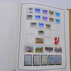 Collection timbres de Belgique, Pays Bas, Luxembourg en un album.