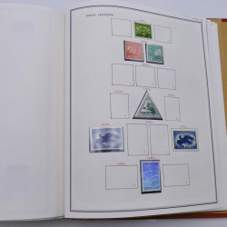 Collection timbres de Belgique, Pays Bas, Luxembourg en un album.