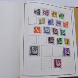 Collection timbres de Belgique, Pays Bas, Luxembourg en un album.