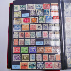Lot de timbres de Pologne 1915-2003 neufs et oblitérés en un album.