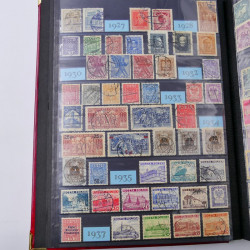 Lot de timbres de Pologne 1915-2003 neufs et oblitérés en un album.