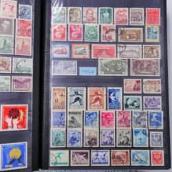 Lot de timbres de Pologne 1915-2003 neufs et oblitérés en un album.