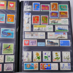 Lot de timbres de Pologne 1915-2003 neufs et oblitérés en un album.