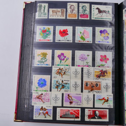 Lot de timbres de Pologne 1915-2003 neufs et oblitérés en un album.