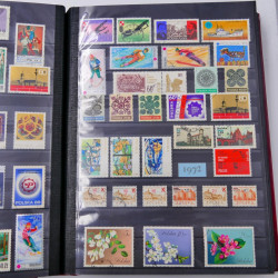 Lot de timbres de Pologne 1915-2003 neufs et oblitérés en un album.