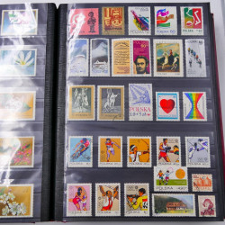 Lot de timbres de Pologne 1915-2003 neufs et oblitérés en un album.