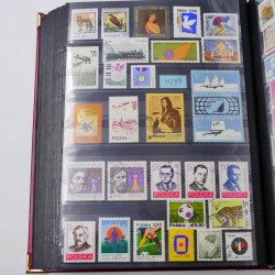 Lot de timbres de Pologne 1915-2003 neufs et oblitérés en un album.