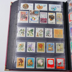 Lot de timbres de Pologne 1915-2003 neufs et oblitérés en un album.