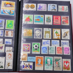 Lot de timbres de Pologne 1915-2003 neufs et oblitérés en un album.