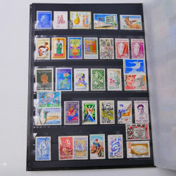 Lot de timbres de Tunisie neufs et oblitérés en un album.