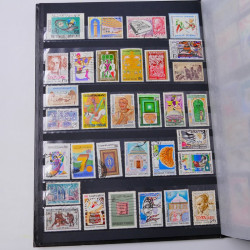 Lot de timbres de Tunisie neufs et oblitérés en un album.