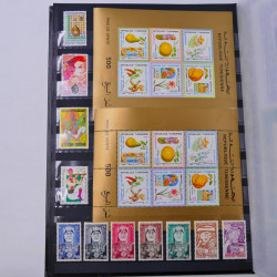 Lot de timbres de Tunisie neufs et oblitérés en un album.