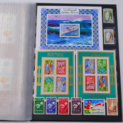 Lot de timbres de Tunisie neufs et oblitérés en un album.