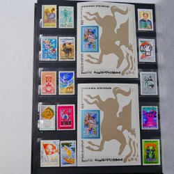 Lot de timbres de Tunisie neufs et oblitérés en un album.