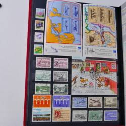 Lot de timbres de Monaco - Finlande neufs et oblitérés en un album.