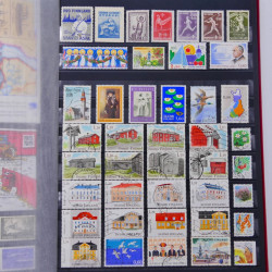Lot de timbres de Monaco - Finlande neufs et oblitérés en un album.
