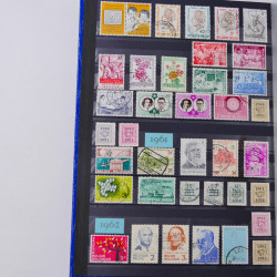 Lot de timbres de Belgique neufs et oblitérés en un album.