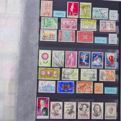 Lot de timbres de Belgique neufs et oblitérés en un album.