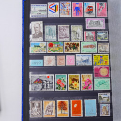 Lot de timbres de Belgique neufs et oblitérés en un album.