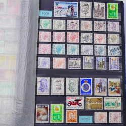 Lot de timbres de Belgique neufs et oblitérés en un album.