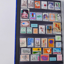 Lot de timbres de Belgique neufs et oblitérés en un album.
