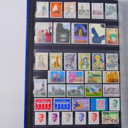 Lot de timbres de Belgique neufs et oblitérés en un album.