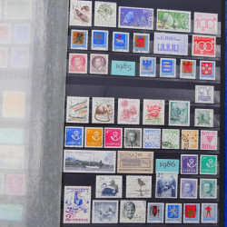 Lot de timbres de Belgique neufs et oblitérés en un album.