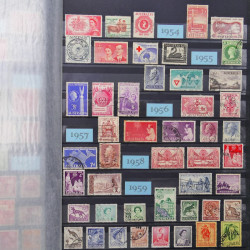 Lot de timbres d'Australie 1912-2003 neufs et oblitérés en un album.