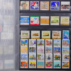 Lot de timbres d'Australie 1912-2003 neufs et oblitérés en un album.