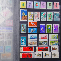 Lot de timbres d'Allemagne DDR 1948-1990 neufs et oblitérés en un album.