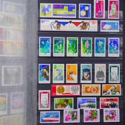 Lot de timbres d'Allemagne DDR 1948-1990 neufs et oblitérés en un album.