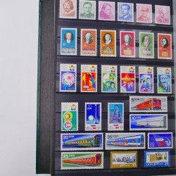 Lot de timbres d'Allemagne DDR 1948-1990 neufs et oblitérés en un album.