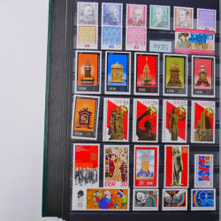 Lot de timbres d'Allemagne DDR 1948-1990 neufs et oblitérés en un album.